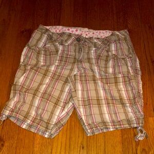 No Boundaries Colorful Bermuda Shorts Size 9